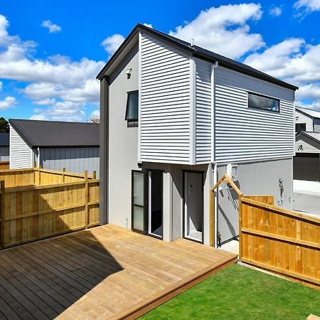 4 Bedroom Home Fully Furnished In Papakura, Auckland Eksteriør billede