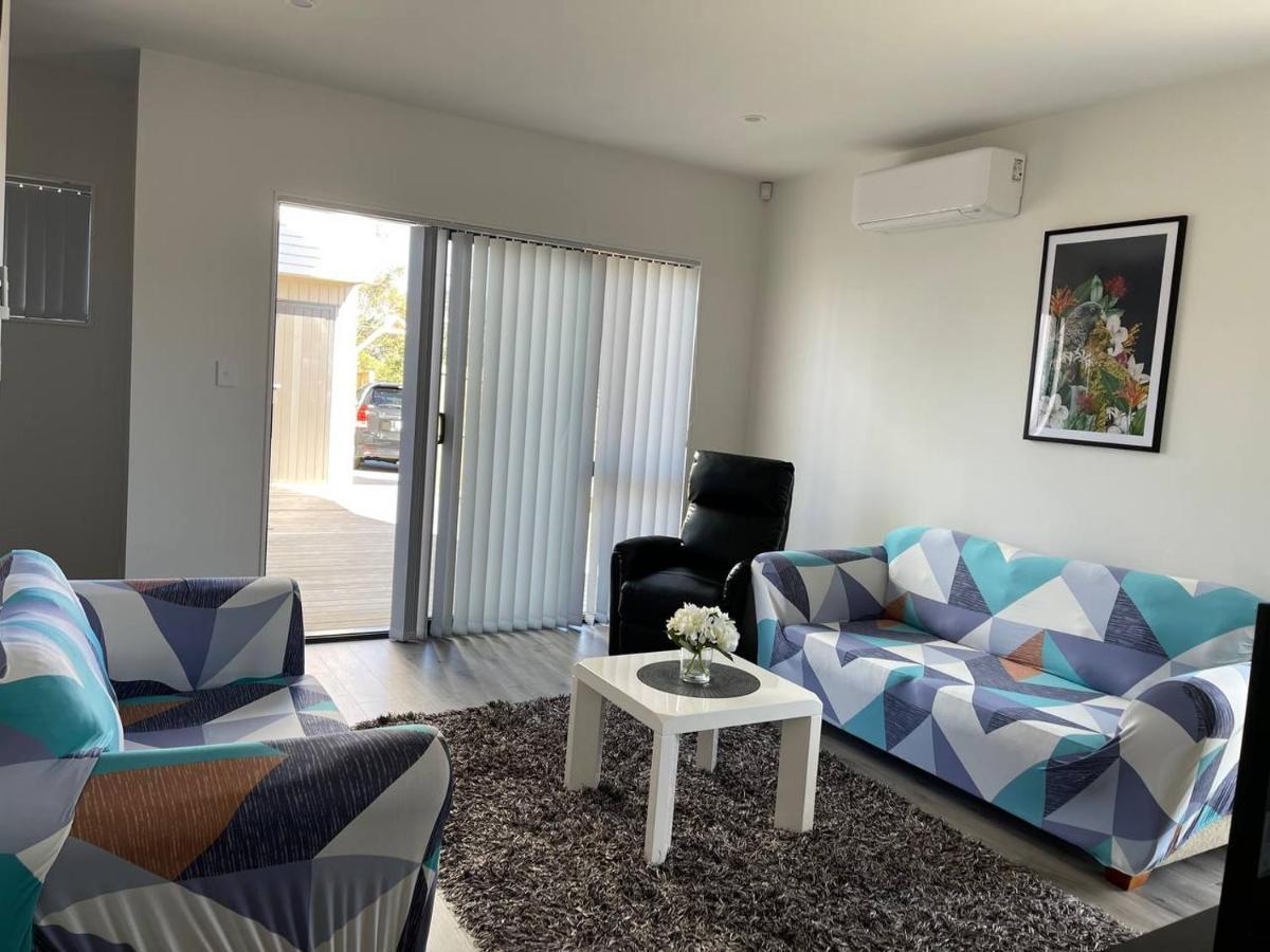 4 Bedroom Home Fully Furnished In Papakura, Auckland Eksteriør billede