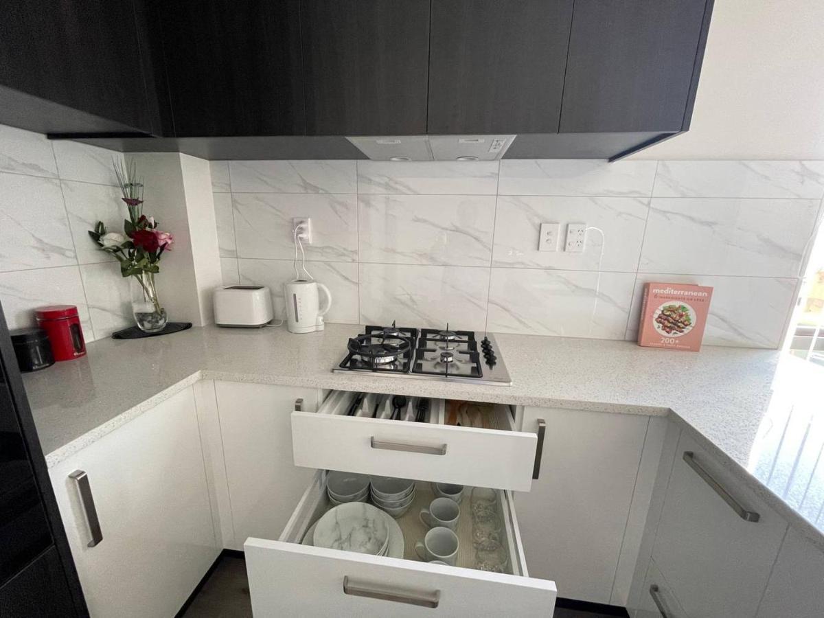 4 Bedroom Home Fully Furnished In Papakura, Auckland Eksteriør billede