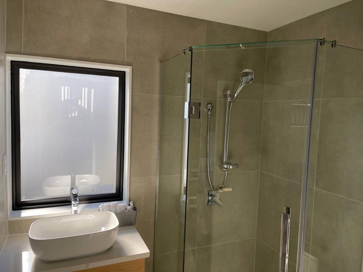 4 Bedroom Home Fully Furnished In Papakura, Auckland Eksteriør billede