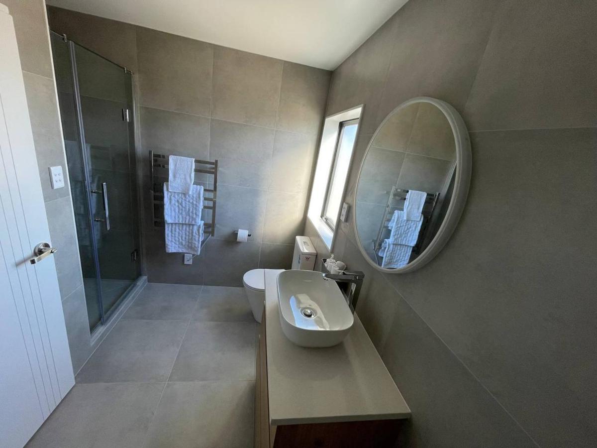4 Bedroom Home Fully Furnished In Papakura, Auckland Eksteriør billede