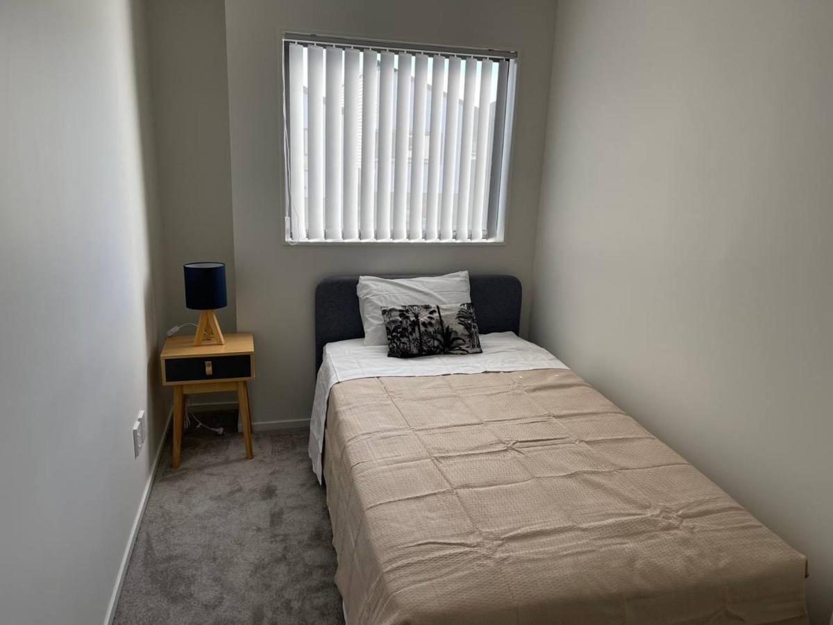 4 Bedroom Home Fully Furnished In Papakura, Auckland Eksteriør billede